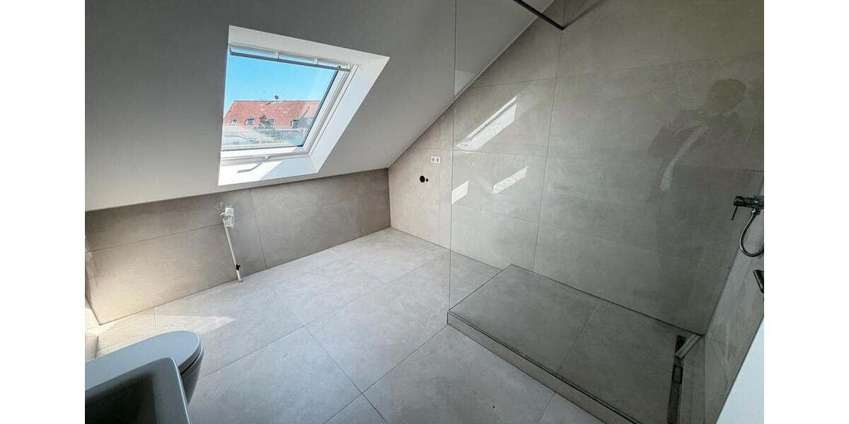 Dachgeschoßwohnung Rüsselsheim am Main - 4 Zimmer, 105 m&sup2;, 1.500&euro; | Angebot:26407527