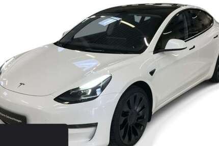 Tesla Model 3 52.536 km 31.700 &euro; Hanau 63457