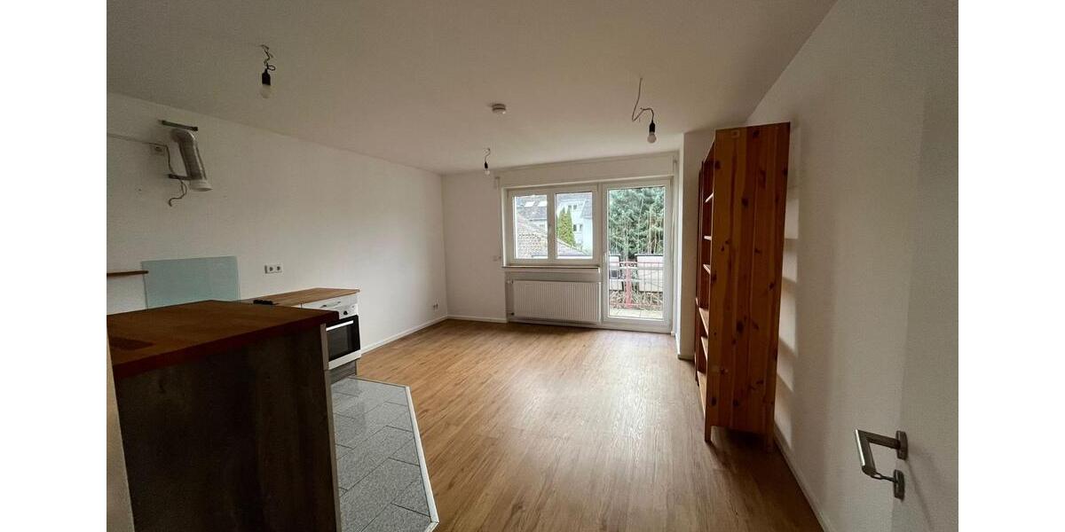 Lichtdurchflutete, renovierte 2-Zimmer Wohnung mit Balkon 2 zimmer