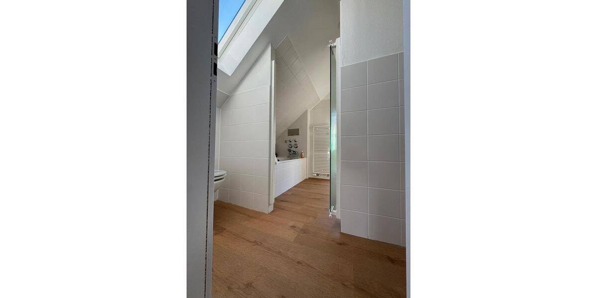 Dachgeschoßwohnung Friedrichsdorf - 2 Zimmer, 60 m&sup2;, 1.100&euro; | Angebot:25919026