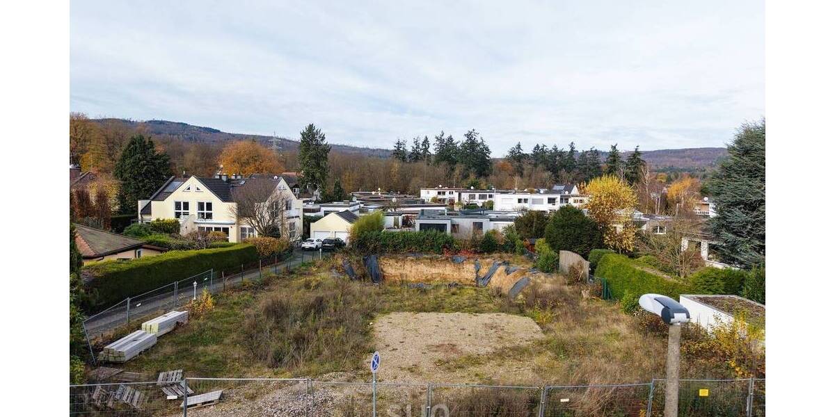 Attraktives Grundstück in bester Lage von Bad Homburg mit umfangreichen Bebauungsmöglichkeiten zimmer