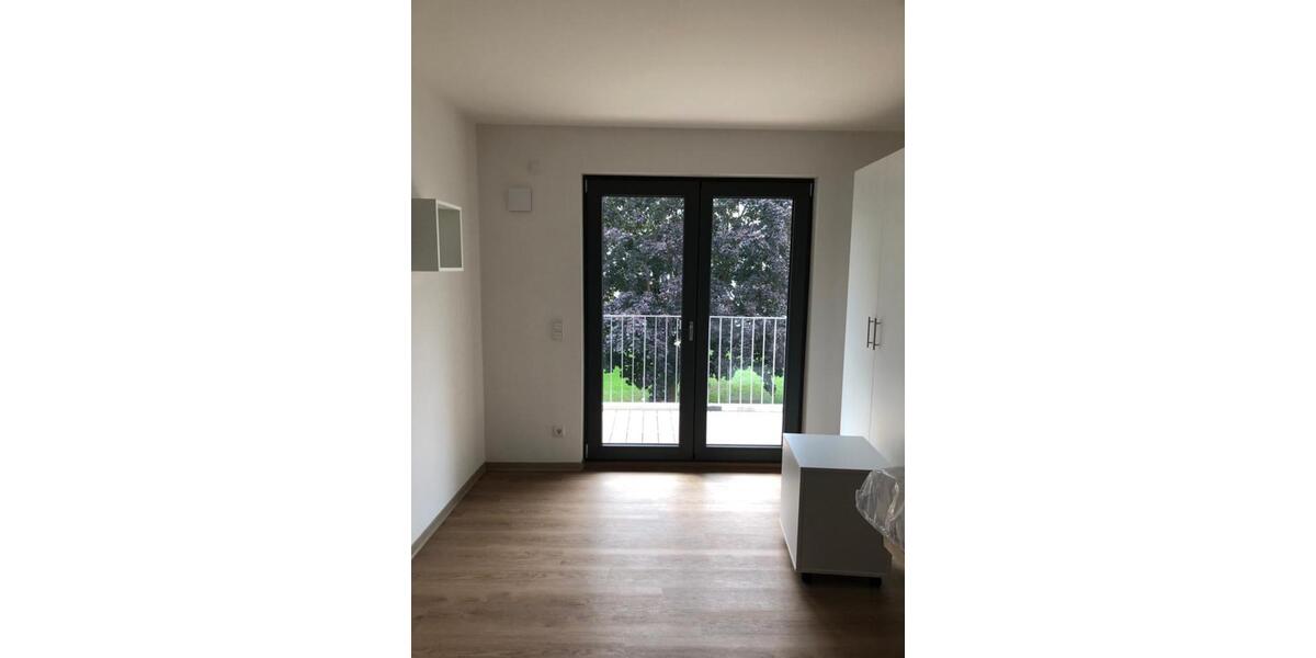 SONNIGES KOMFORT-WG-ZIMMER MIT SÜDBALKON AM ELLI-LUCHT-PARK 1 zimmer