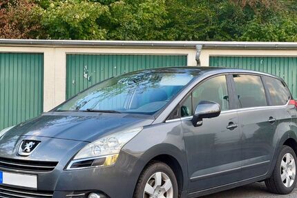 Peugeot 5008 216.000 km 3.650 &euro; Dreieich 63303