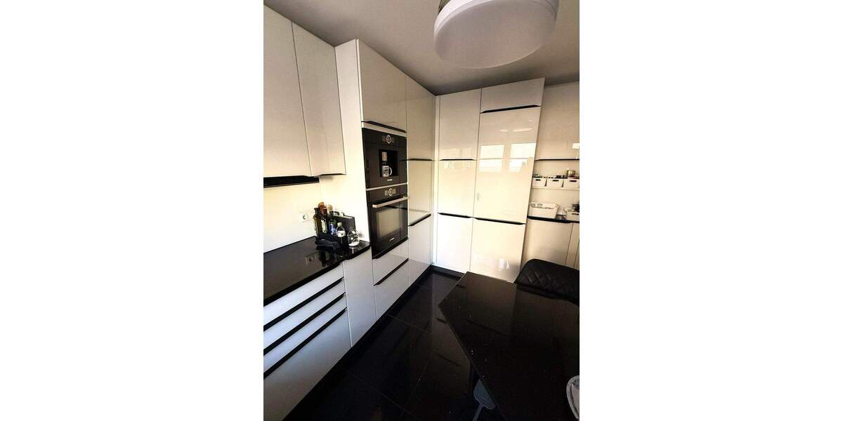 Frankfurt | Exklusives Einfamilienhaus mit Sauna, Kamin & Wintergarten – Privat 5 zimmer