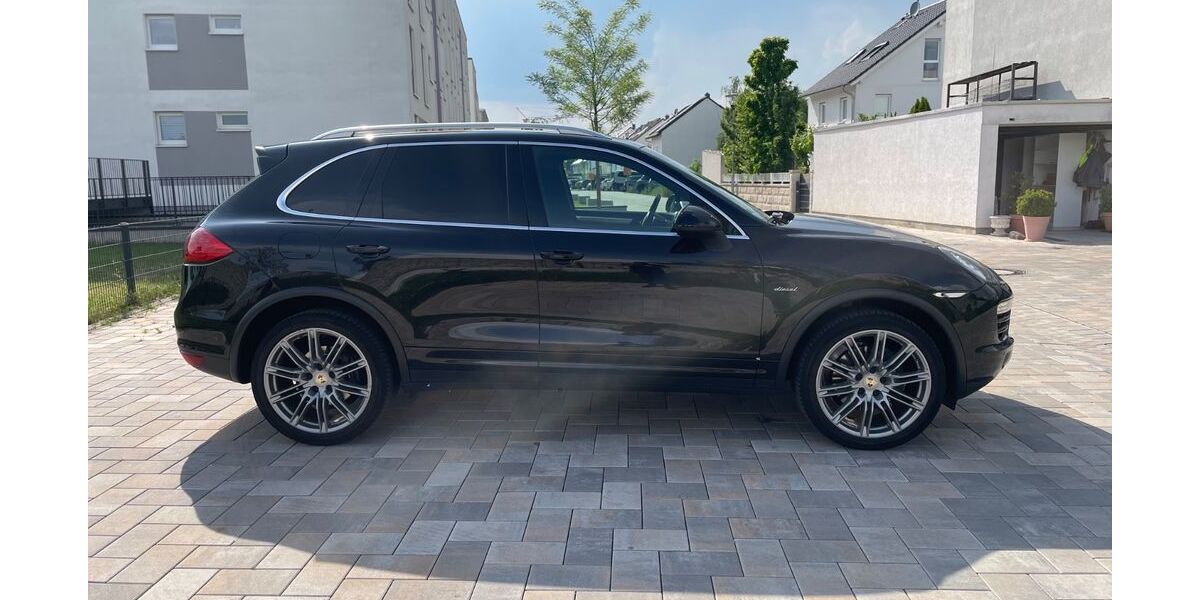 Porsche Cayenne 268.000 km 15.999 &euro; Kelsterbach 65451