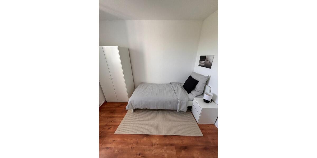 Etagenwohnung Frankfurt am Main Eschersheim - 4 Zimmer, 10 m&sup2;, 560&euro; | Angebot:23473723
