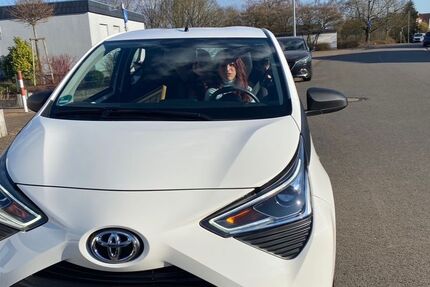 Toyota Aygo (X) 32.700 km 10.299 &euro; Frankfurt 60314