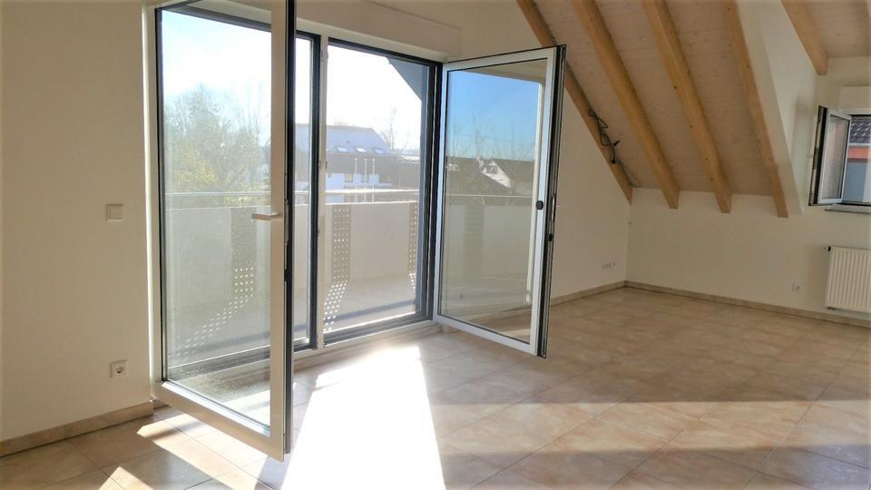 3-Zimmer-Wohnung mit Südbalkon, EBK, Garage, Tgl. Bad mit Dusche zimmer