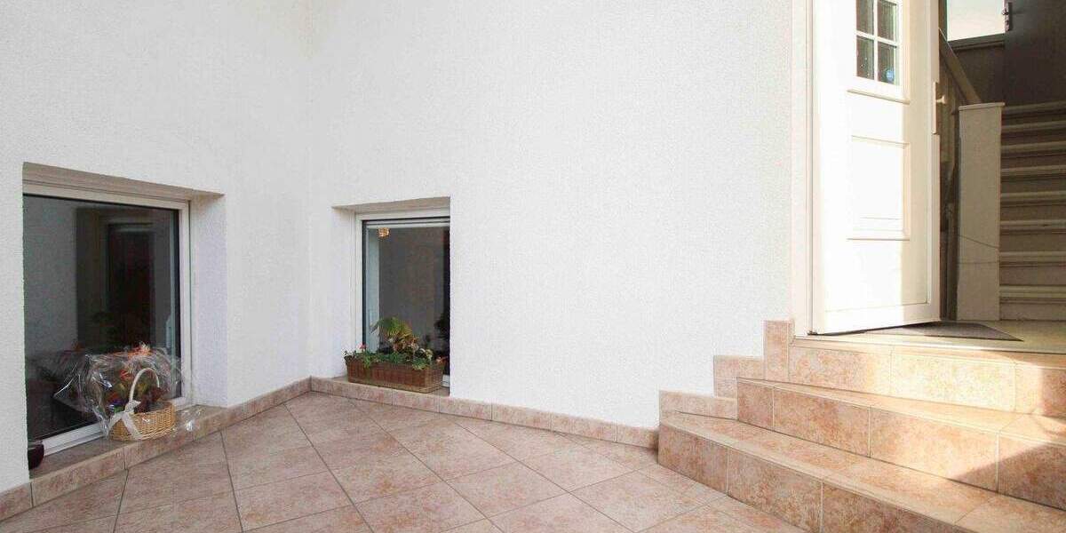 Einfamilienhaus Frankfurt am Main Rödelheim - 6 Zimmer, 175 m&sup2;, 799.000&euro; | Angebot:25654371