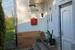 MehrbettZimmer in einer Wohnung mit Gartenblick