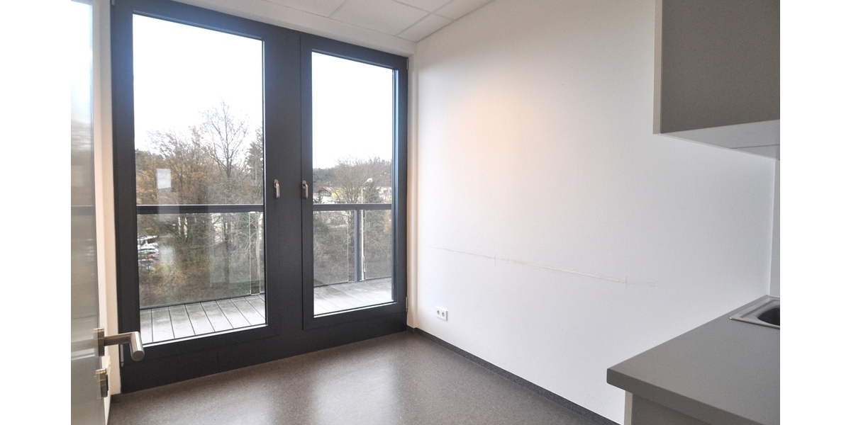 Praxis- oder Bürofläche mit Penthouse-Feeling im modernen Ärztehaus - Gewerbeobjekt Königstein | Angebot:26975149