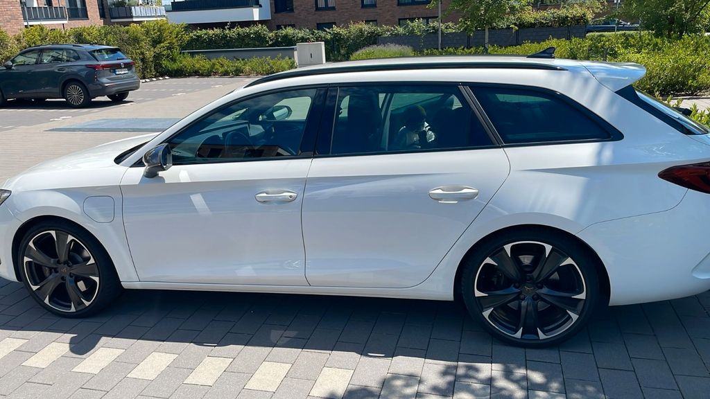 Cupra Leon 95.000 km 19.900 &euro; Karben 61184