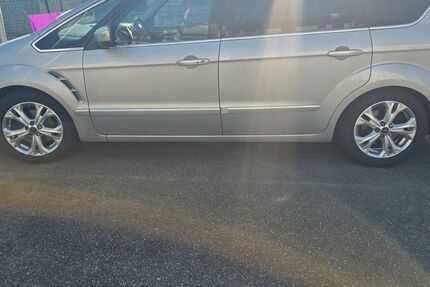 Ford S-Max 267.000 km 6.999 &euro; Offenbach 63067