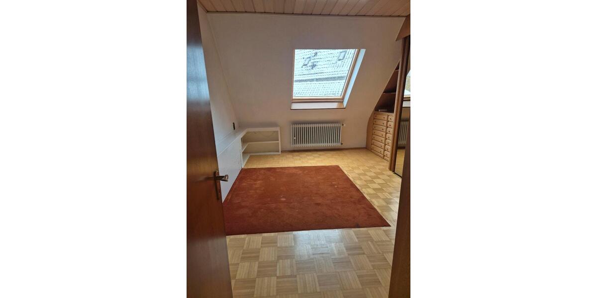 Etagenwohnung Langenselbold - 4 Zimmer, 140 m&sup2;, 1.260&euro; | Angebot:25323850