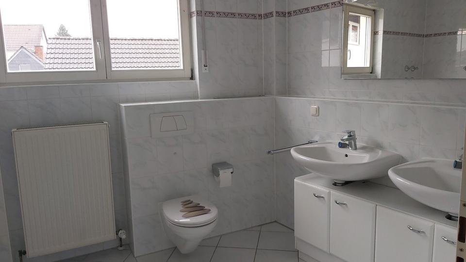 Etagenwohnung Bruchköbel - 3 Zimmer, 92 m&sup2;, 980&euro; | Angebot:26087533