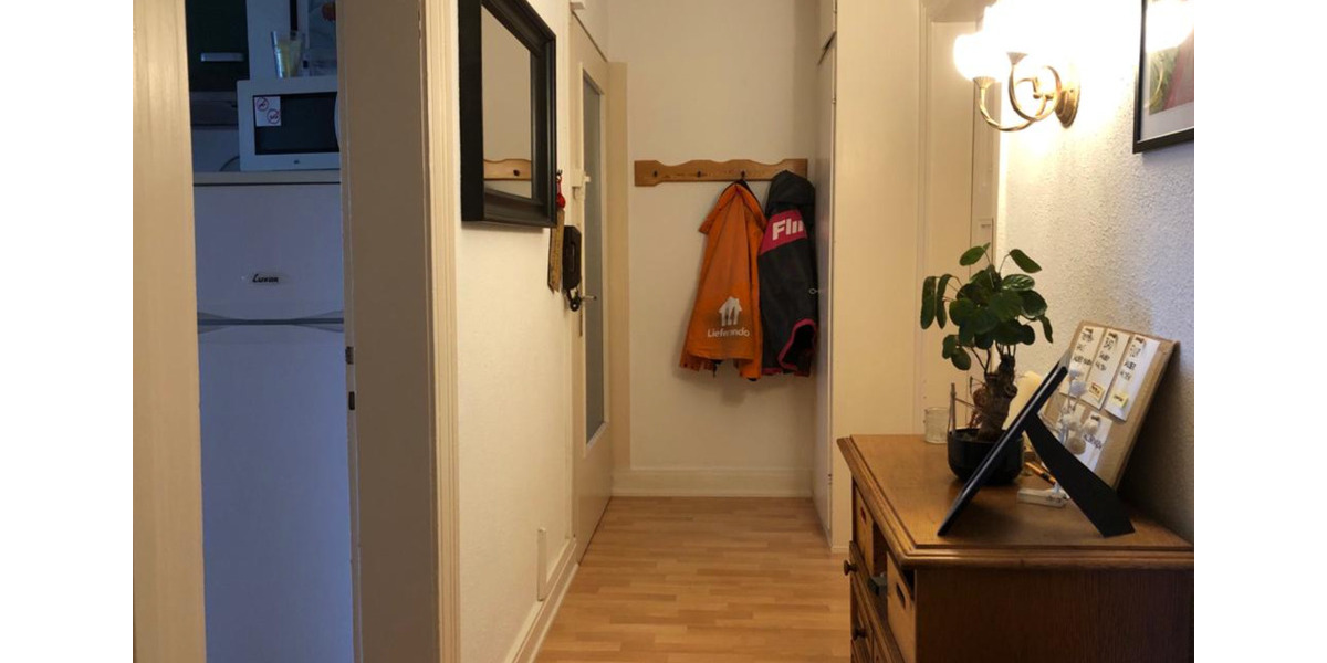 Ruhiges WG-Zimmer mit Balkon (Zentral, 3er WG) 1 zimmer