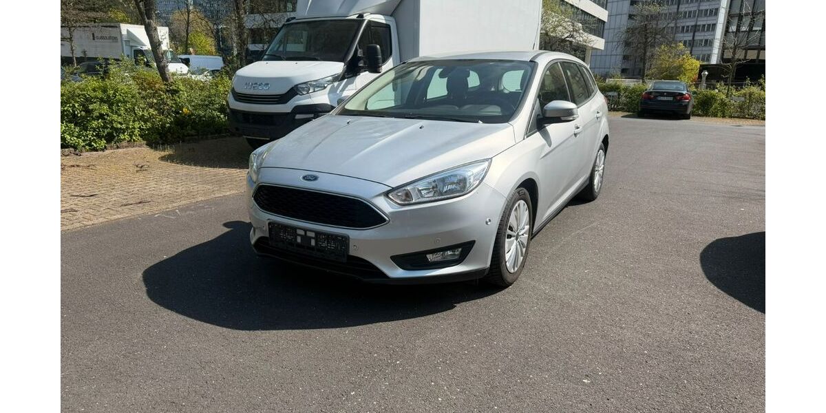 Ford Focus 87.611 km 7.990 &euro; Steinbach 61449