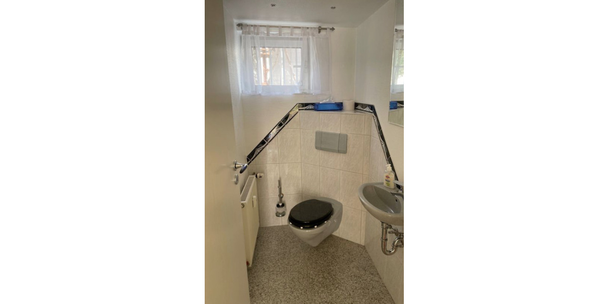 62m² Gewerbe- Praxisräume - provisionsfrei - zimmer