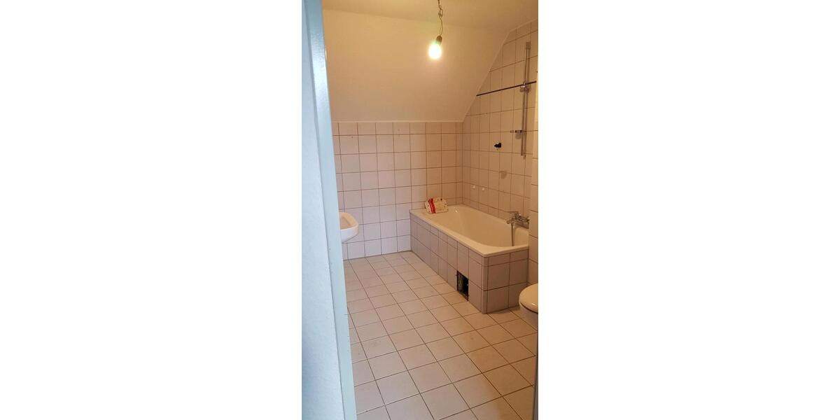 Dachgeschoßwohnung Frankfurt am Main Niederrad - 2 Zimmer, 80 m&sup2;, 1.190&euro; | Angebot:25149408