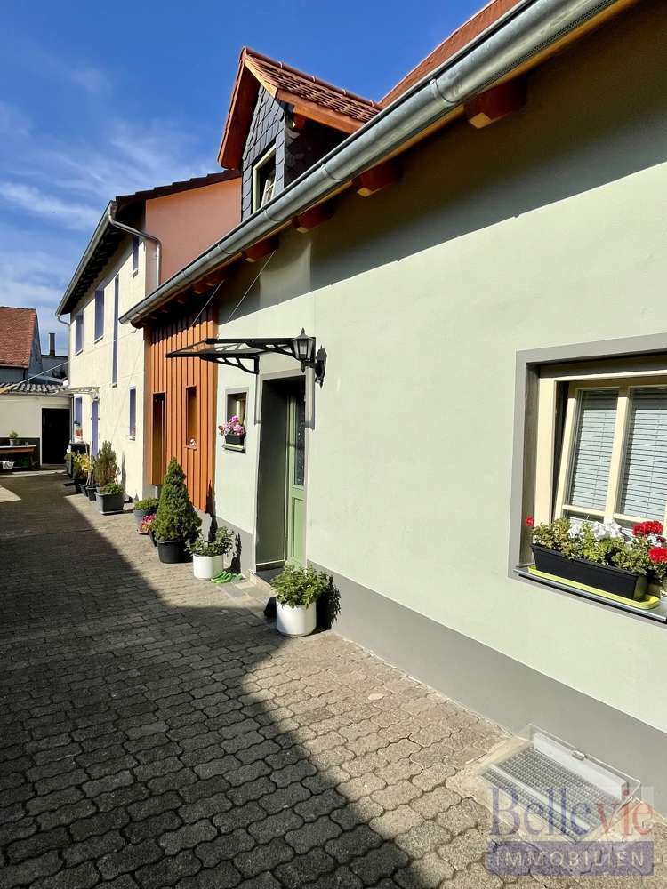Haus zum Kaufen in Hanau Großauheim 690.000 € 204 m²