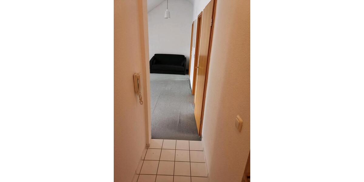 Frankfurt, Nähe MainS-Bhf, ruhiges Dachstudio mit EBK 1 zimmer