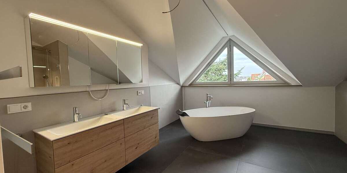 Etagenwohnung Rodgau - 5 Zimmer, 219 m&sup2;, 2.800&euro; | Angebot:27545626