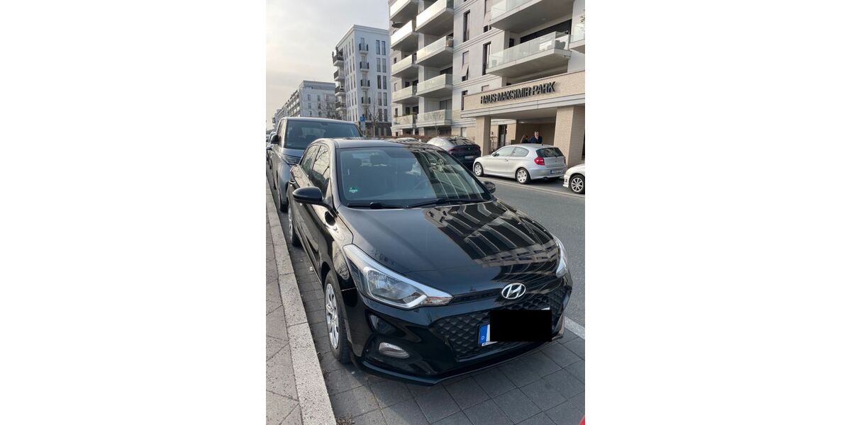 Hyundai i20 67.000 km 10.990 &euro; Frankfurt am Main 60486