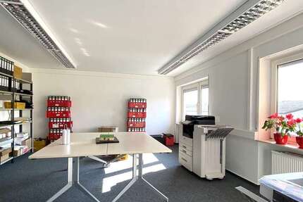 Büro in Mörfelden-Walldorf 1.600 € 177 m² zimmer