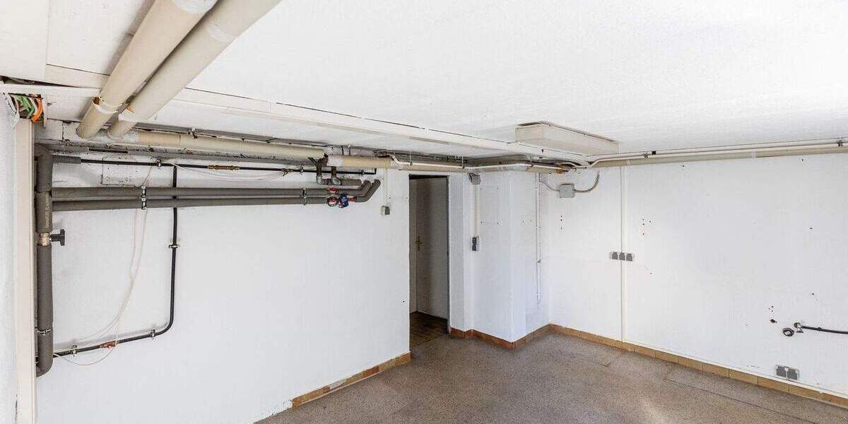 Gewerbeobjekt Bischofsheim - 5 Zimmer, 267 m&sup2;, 4.260&euro; | Angebot:25814102