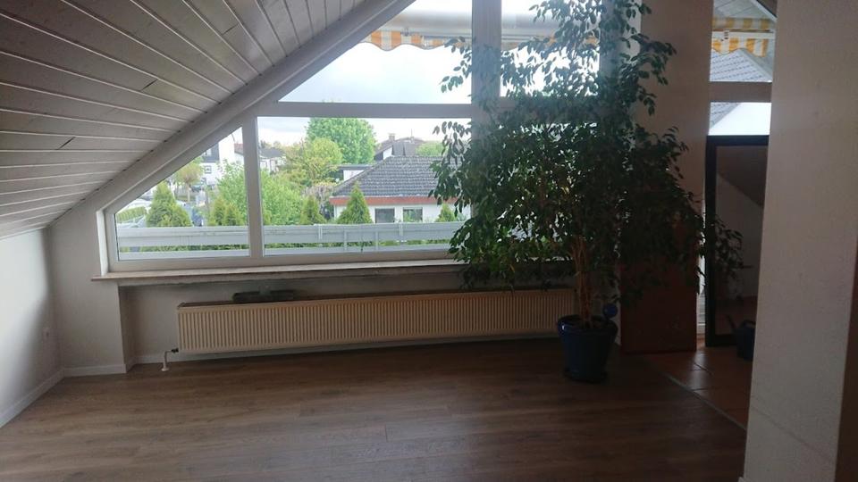 Dachgeschoßwohnung Schöneck - 4 Zimmer, 94 m&sup2;, 1.050&euro; | Angebot:25354710