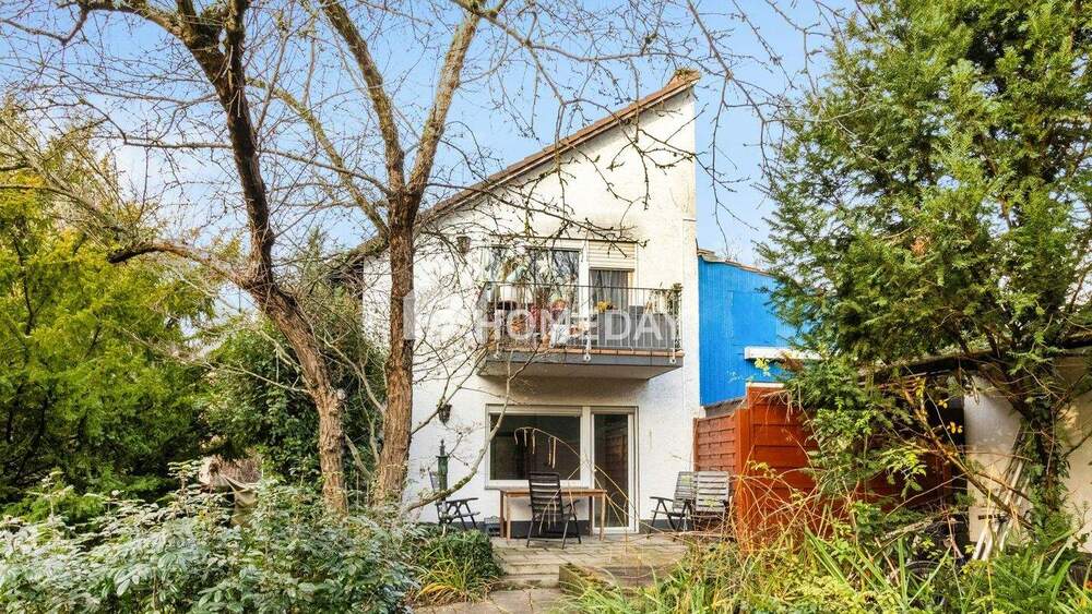 Teilvermietetes MFH mit 4 Wohneinheiten und Erbbaurecht in gepflegter Lage von Frankfurt 8 zimmer