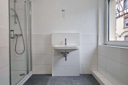 Wohnung zum Mieten in Frankfurt am Main 1.050 € 65.16 m² 2 zimmer