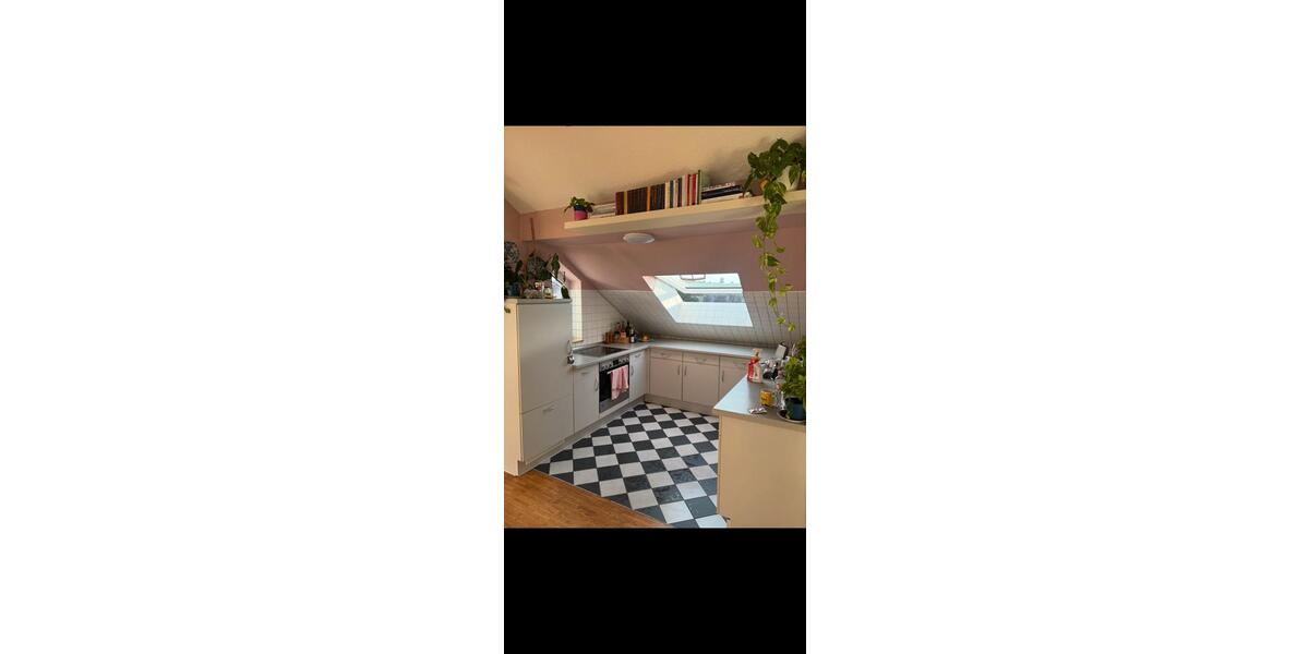 Dachgeschoßwohnung Offenbach am Main Hafen - 2 Zimmer, 75 m&sup2;, 1.200&euro; | Angebot:24771274