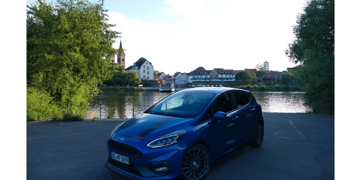 Ford Fiesta 85.178 km 16.499 &euro; Karlstein 63791
