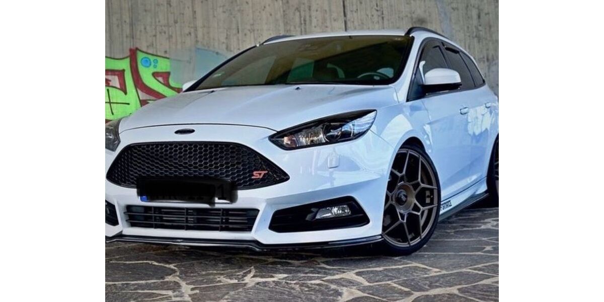 Ford Focus 124.580 km 14.300 &euro; Eschborn 65760