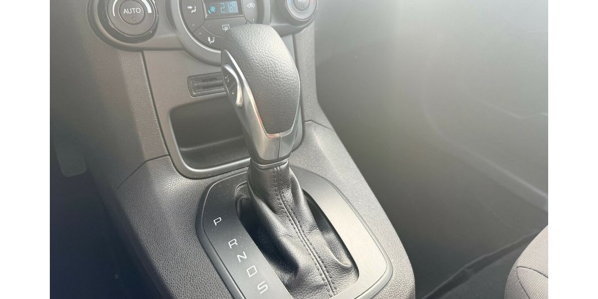 Ford Fiesta 1.6 Automatik Trend/51.000km 51.100 km 7.999 &euro; Frankfurt 60386