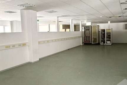 Halle in Heusenstamm 3.532 € 785 m² zimmer