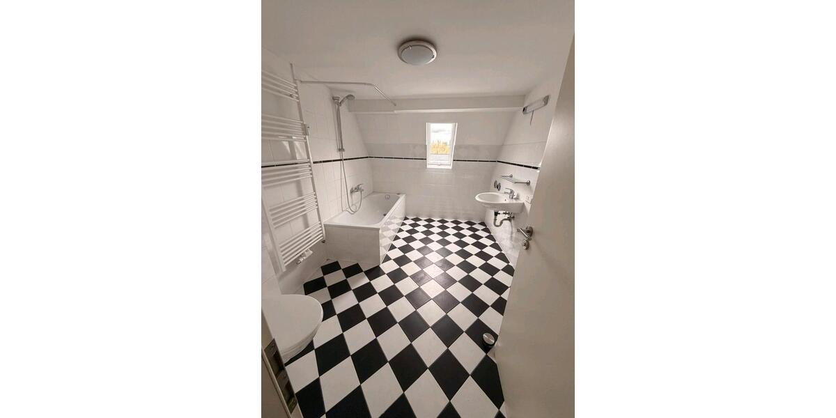 Dachgeschoßwohnung Offenbach am Main Buchrain - 3 Zimmer, 80 m&sup2;, 1.250&euro; | Angebot:26378290