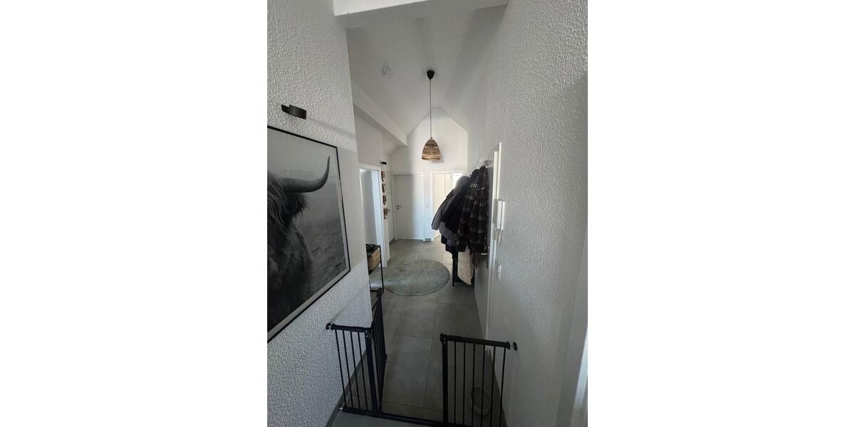 Dachgeschoßwohnung Darmstadt Bessungen - 3 Zimmer, 89 m&sup2;, 1.350&euro; | Angebot:26393167
