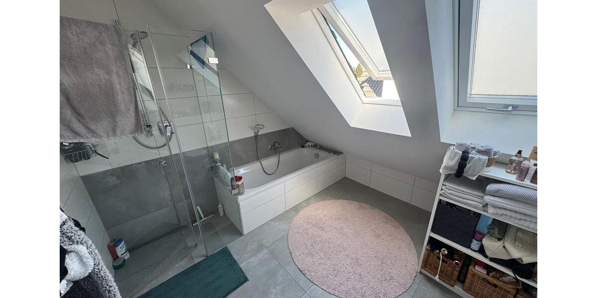 Dachgeschoßwohnung Darmstadt Bessungen - 3 Zimmer, 89 m&sup2;, 1.350&euro; | Angebot:26393167