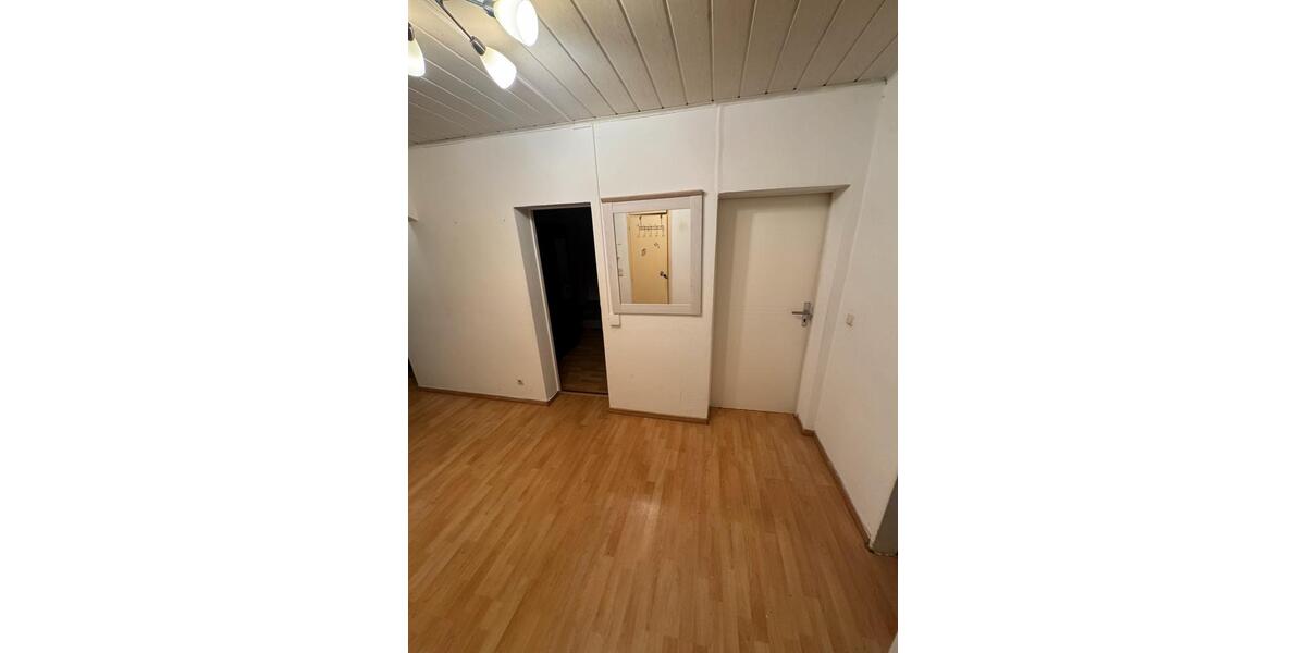 Erdgeschoßwohnung Frankfurt am Main Ost - 4 Zimmer, 90 m&sup2;, 1.300&euro; | Angebot:26454166
