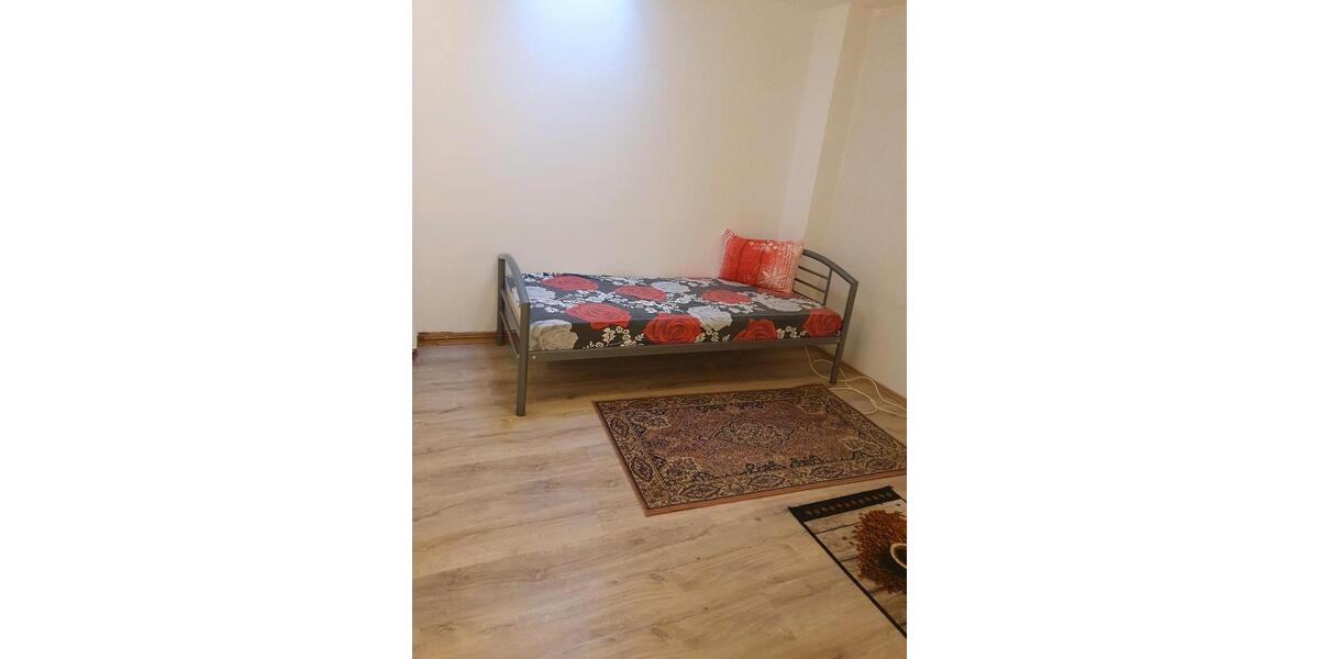 Zweier WG- Zimmer mit eigener Küche zu vermieten. 1 zimmer