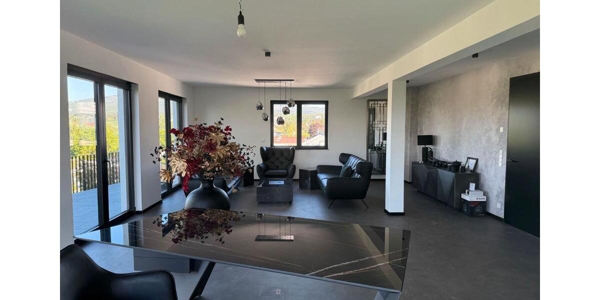 Etagenwohnung Kronberg im Taunus - 4 Zimmer, 165 m&sup2;, 2.000&euro; | Angebot:25636448