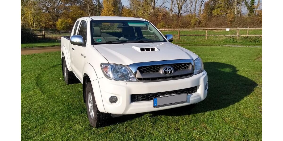 Toyota Hilux 301.000 km 14.500 &euro; Dreieich 63303