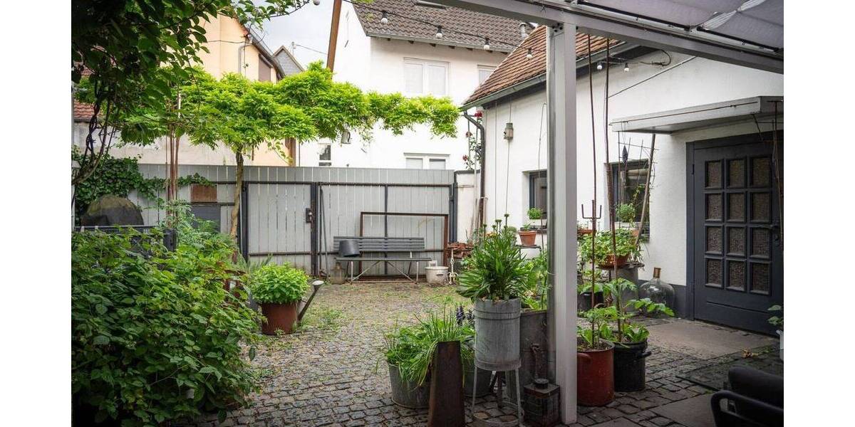 Einfamilienhaus Frankfurt am Main Niederursel - 8 Zimmer, 180 m&sup2;, 950.000&euro; | Angebot:26877564