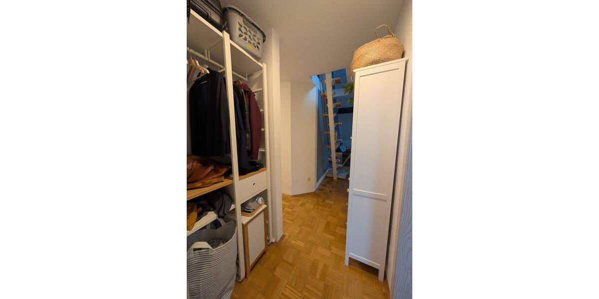 Attraktive 3,5 Zimmer Galeriewohnung mit Südbalkon & 2 Stellplätzen 3 zimmer
