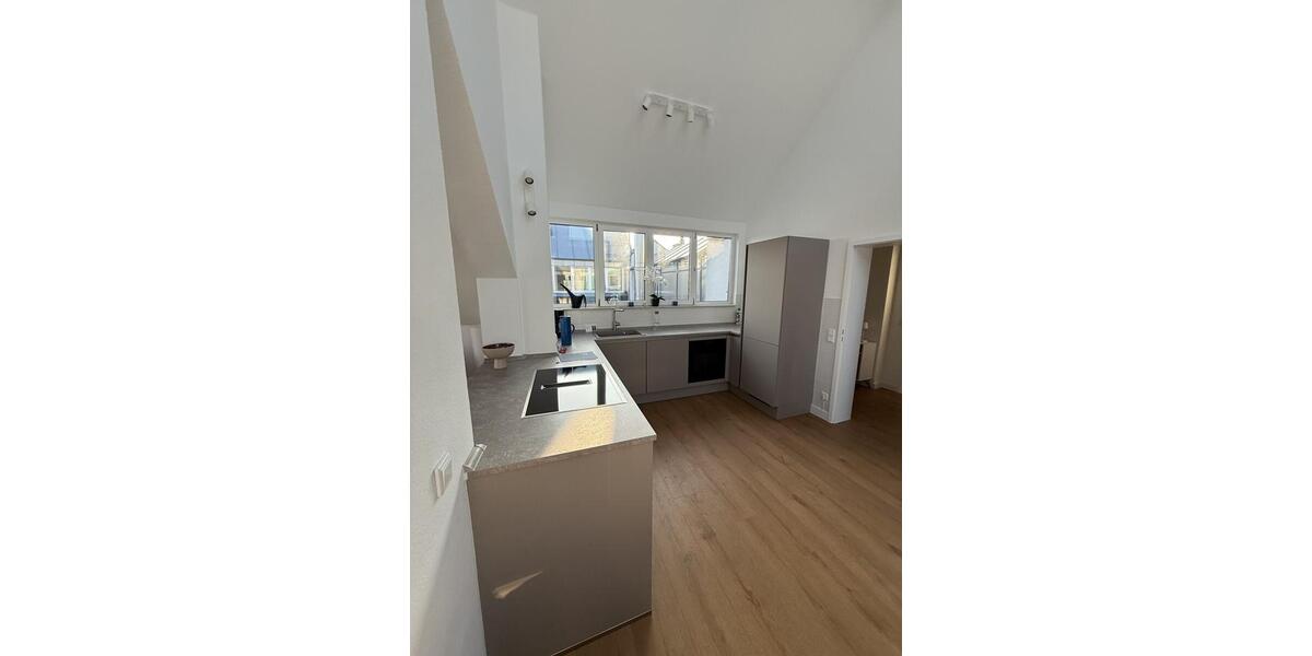 Dachgeschoßwohnung Friedrichsdorf - 2 Zimmer, 60 m&sup2;, 1.100&euro; | Angebot:25919026
