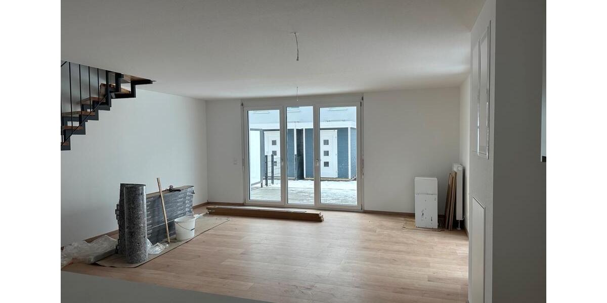 Doppelhaushälfte Darmstadt Arheilgen - 6 Zimmer, 136 m&sup2;, 2.100&euro; | Angebot:24897348