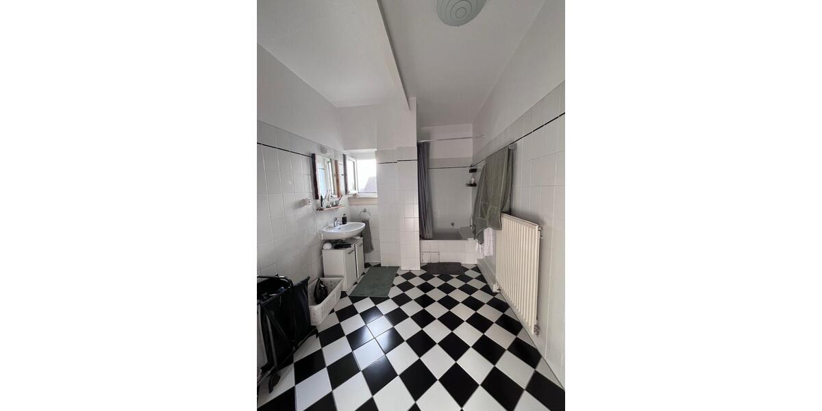 Dachgeschoßwohnung Frankfurt am Main Eschersheim - 3 Zimmer, 72 m&sup2;, 950&euro; | Angebot:25754992