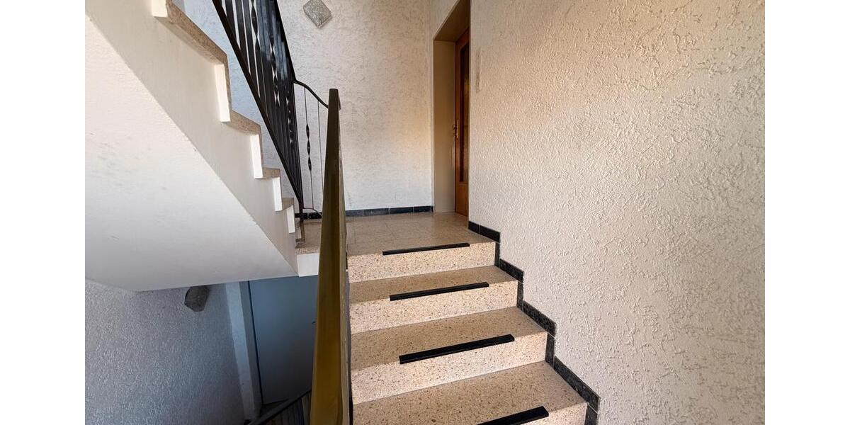 Erdgeschoßwohnung Wehrheim - 4 Zimmer, 110 m&sup2;, 1.800&euro; | Angebot:26400045